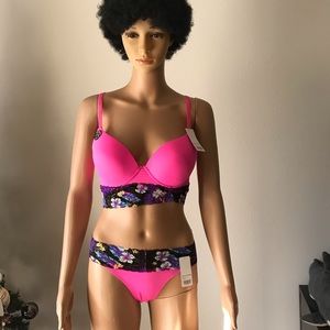 Lingerie Bras(36B) Panty (L).